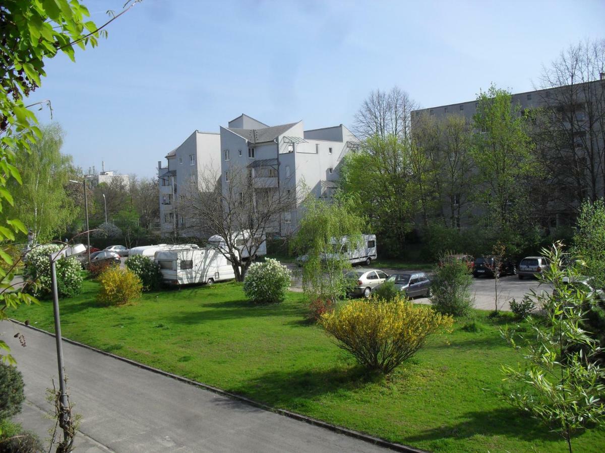 Ambiente In Karlsruhe City Exterior foto